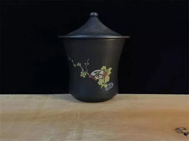 包头原友包装机械有限公司(5G网站)金屬告訴(sù)你如何挑選(xuan)一款合适的(de)茶葉罐?